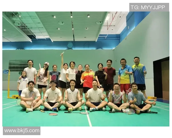 广州羽毛球队荣登全国配合排行榜第八名展现团队实力与拼搏精神