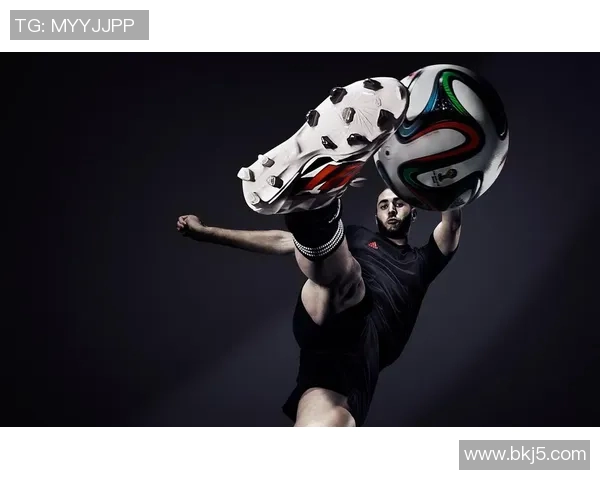 足球明星与各国领导亲密合影展现体育与政治的交融与友谊 足球明星与各国领导亲密合影展现体育与政治的交融与友谊