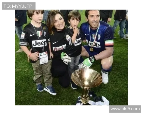 足球明星真实对话瞬间捕捉展现他们背后的故事与情感