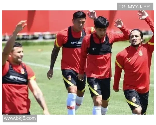 当普通路人意外邂逅足球明星瞬间的感动与惊喜