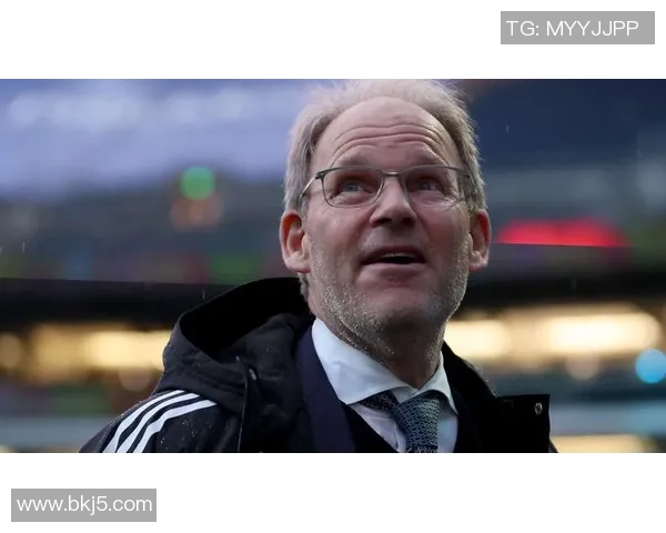 意大利足球明星十号的辉煌历程与传奇故事揭秘 意大利足球明星十号的辉煌历程与传奇故事揭秘