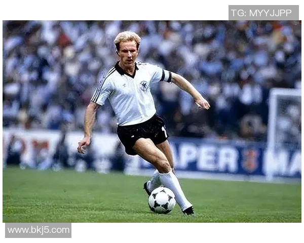 德国退役足球明星的辉煌历程与影响力探讨 德国退役足球明星的辉煌历程与影响力探讨